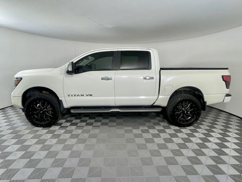 Used 2020 Nissan Titan SL w/ Moonroof Package image 2