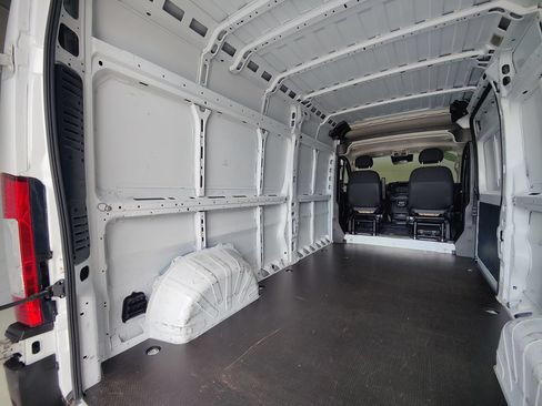 Used 2023 RAM ProMaster 2500 FWD image 10