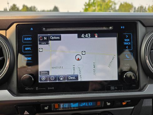 Used 2016 Toyota Tacoma TRD Sport AWD/4WD image 15