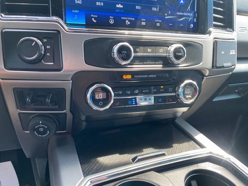 Used 2022 Ford F450 Platinum w/ FX4 Off-Road Package AWD/4WD image 21