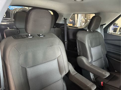 Used 2022 Ford Explorer XLT AWD/4WD image 37