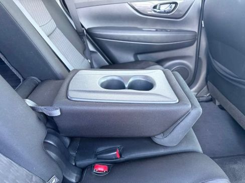 Used 2020 Nissan Rogue SV w/ Premium Package FWD image 15