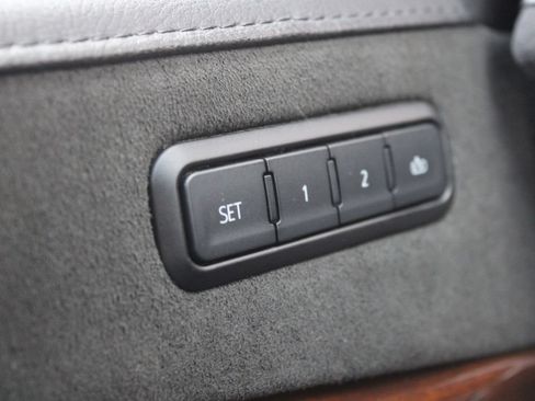 Used 2020 Cadillac Escalade ESV Premium Luxury AWD/4WD image 4