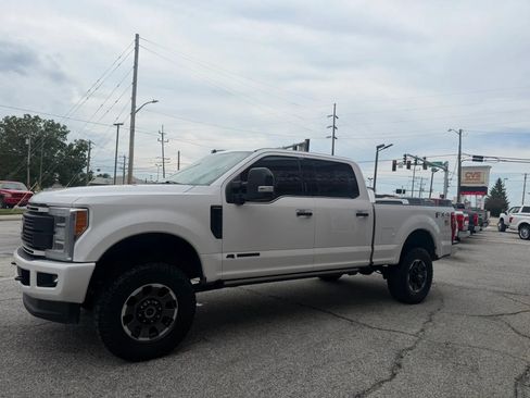 Used 2019 Ford F250 Platinum AWD/4WD image 7