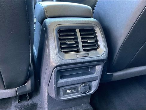 Used 2023 Volkswagen Tiguan SE AWD/4WD image 9