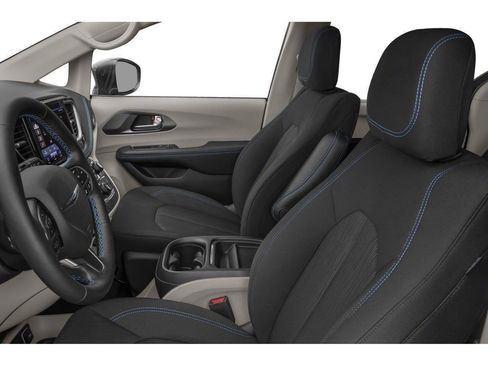 Used 2021 Chrysler Pacifica Touring-L w/ Uconnect Theater Family Group AWD/4WD image 37
