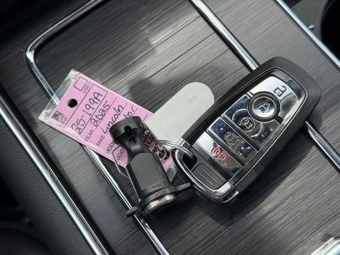 New 2025 Lincoln Aviator AWD w/ Equipment Group 101A image 27