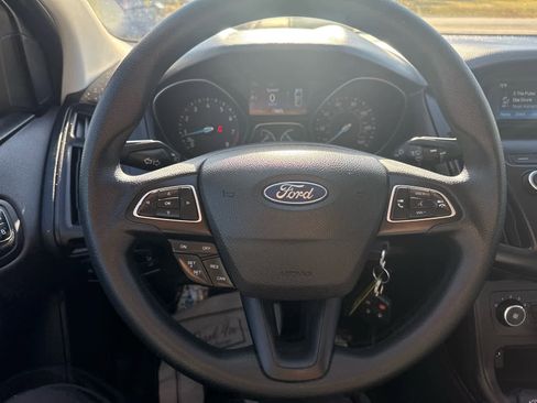 Used 2018 Ford Focus SE image 19