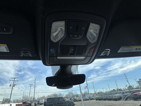 Used 2020 RAM 1500 Big Horn image 32