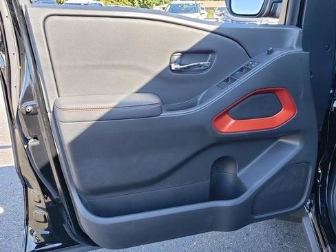 New 2025 Nissan Frontier PRO-4X image 12