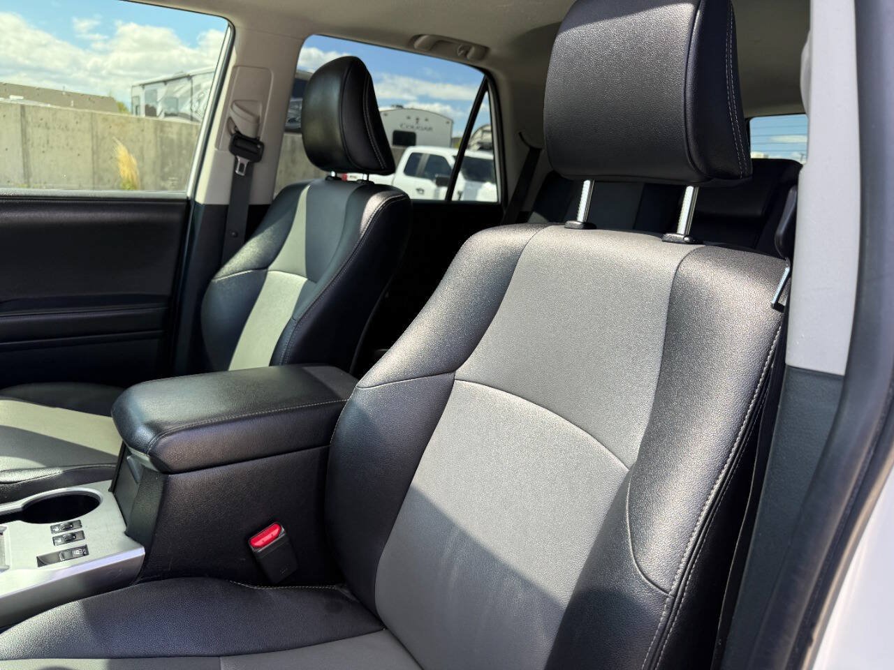 Used 2015 Toyota 4Runner SR5 Premium AWD/4WD image 18