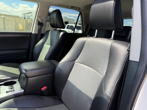 Used 2015 Toyota 4Runner SR5 Premium AWD/4WD image 18
