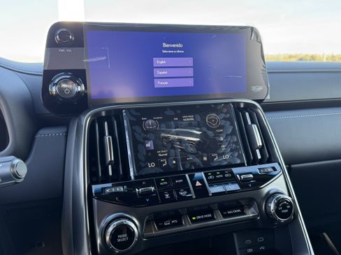 New 2026 Lexus LX 700h Luxury image 25