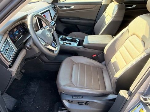 Used 2024 Volkswagen Atlas SEL AWD/4WD image 13