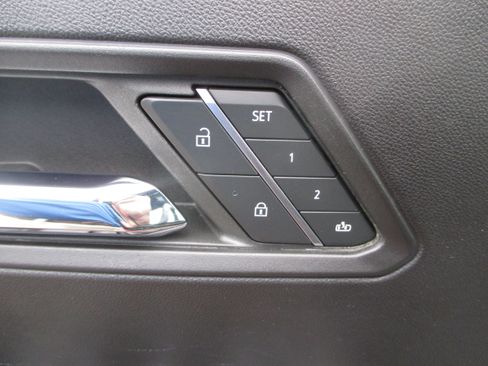 Used 2023 GMC Canyon AT4 w/ AT4 Premium Package AWD/4WD image 14