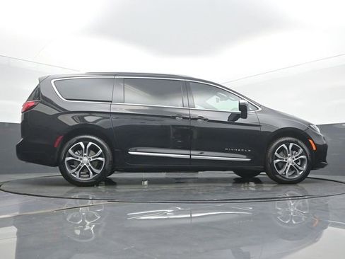 New 2026 Chrysler Pacifica Pinnacle image 44