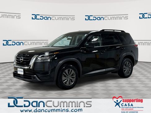 Used 2025 Nissan Pathfinder SV AWD/4WD image 1