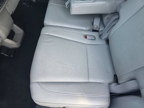 Used 2018 Toyota Highlander Limited w/ Carpet Mat Package (TMS) FWD image 27