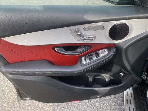 Used 2020 Mercedes-Benz GLC 300 4MATIC image 11