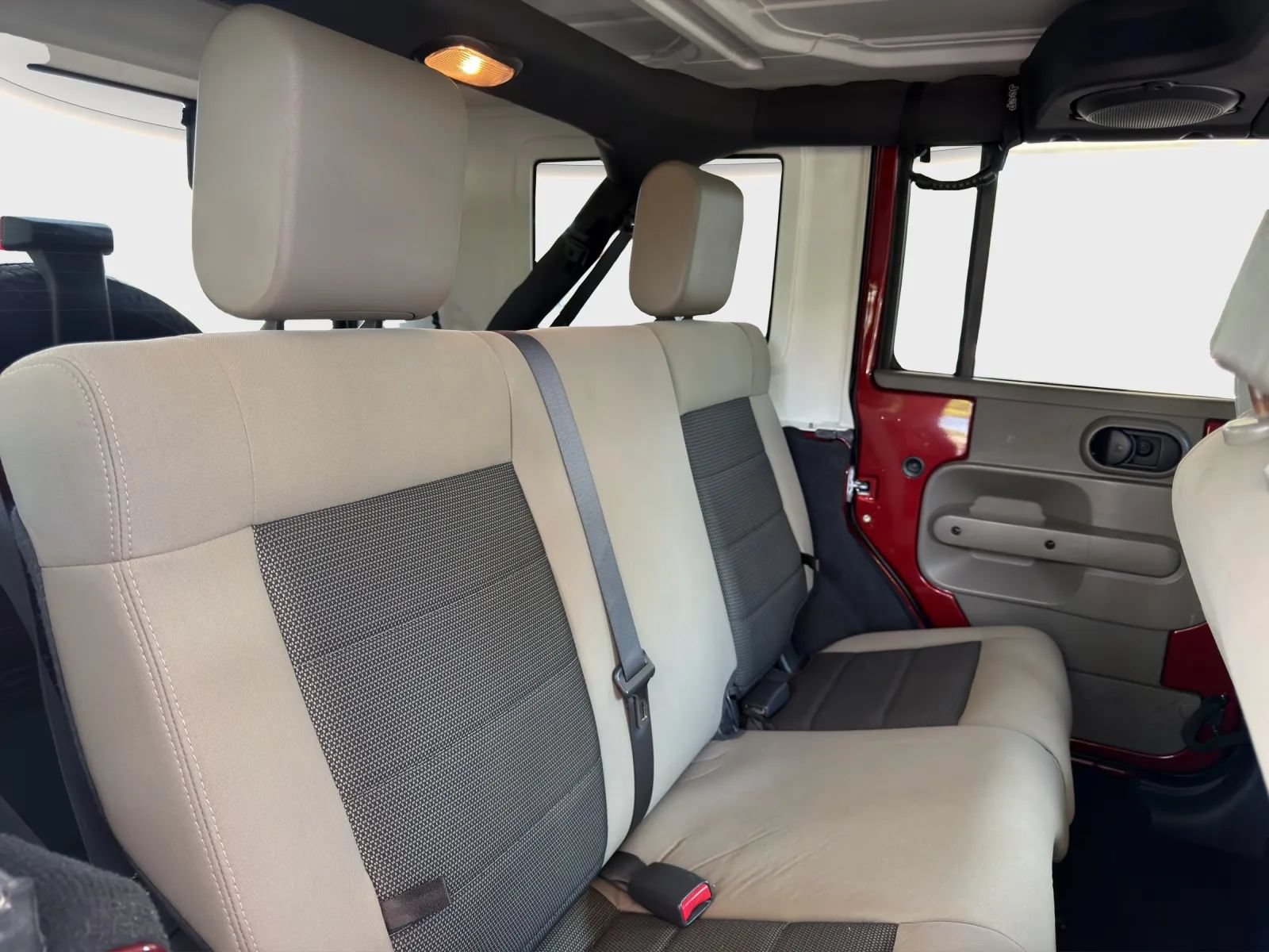 Used 2010 Jeep Wrangler Unlimited Sahara w/ Dual Top Group AWD/4WD image 19
