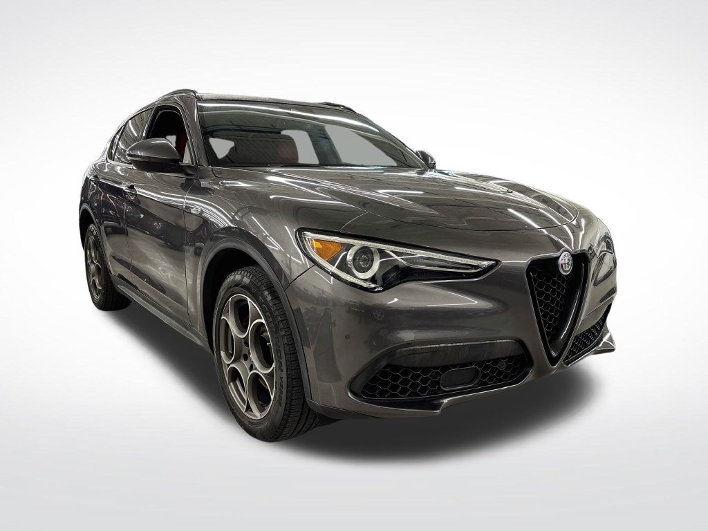 Used 2023 Alfa Romeo Stelvio Sprint AWD/4WD image 7
