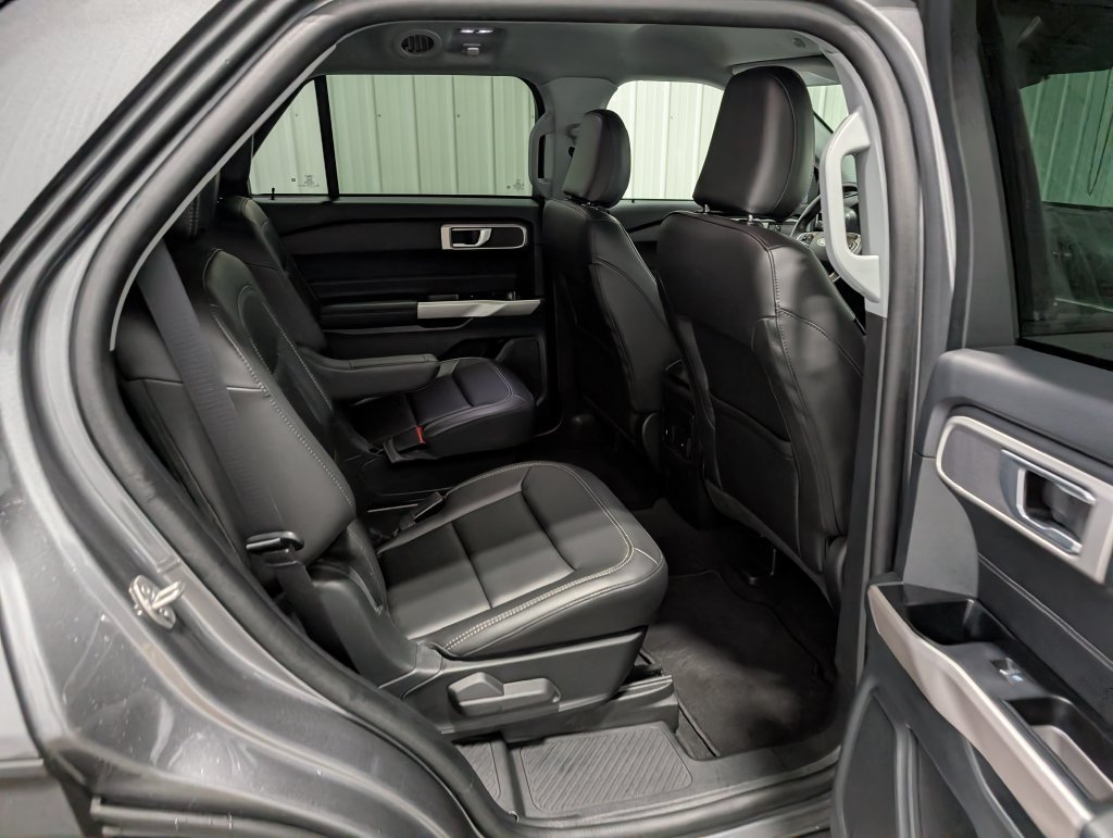 Used 2023 Ford Explorer XLT w/ Equipment Group 202A AWD/4WD image 26