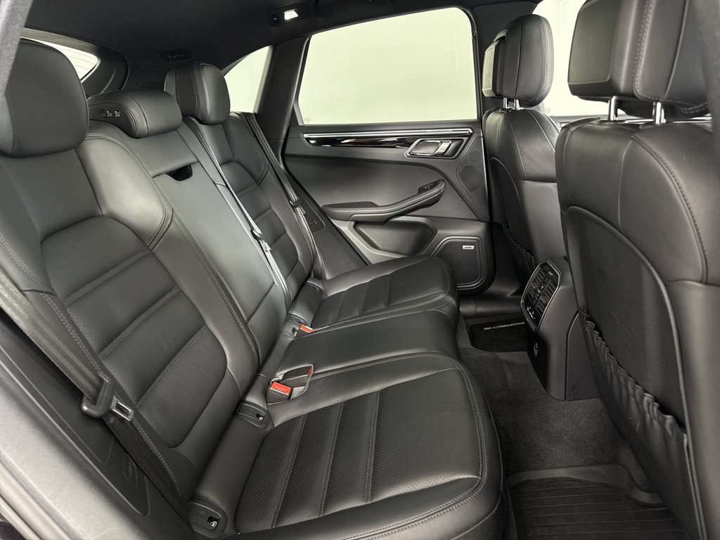 Certified 2020 Porsche Macan S AWD/4WD image 22