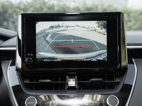 Used 2023 Toyota Corolla LE image 27