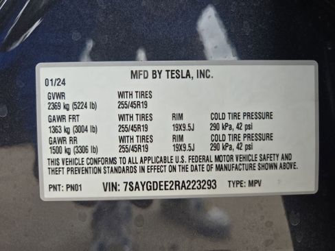 Used 2024 Tesla Model Y Long Range AWD/4WD image 32