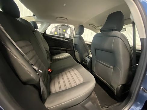 Used 2018 Ford Fusion SE w/ Fusion SE Technology Package image 18