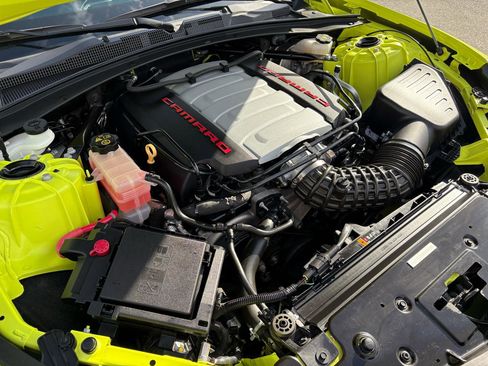 Used 2021 Chevrolet Camaro LT RWD image 13