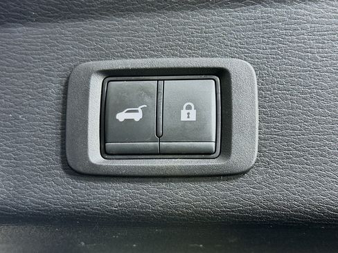 Used 2024 Mitsubishi Outlander SE AWD/4WD image 29