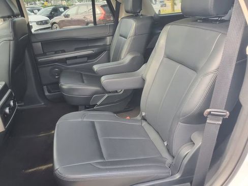 Used 2023 Ford Expedition XLT AWD/4WD image 31