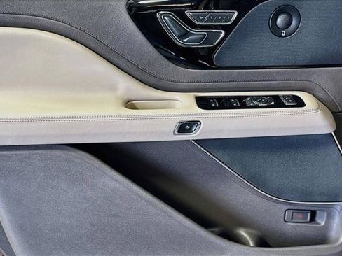 Used 2022 Lincoln Aviator Reserve RWD image 17
