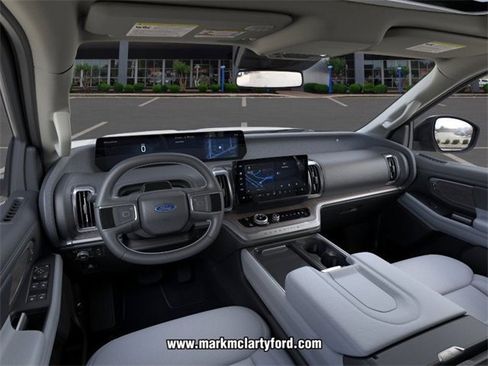 New 2026 Ford Expedition Max Platinum image 9