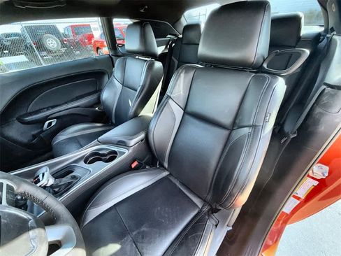 Used 2016 Dodge Challenger SXT Plus image 9