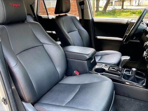 Used 2020 Toyota 4Runner TRD Off-Road Premium w/ Moonroof Package AWD/4WD image 29