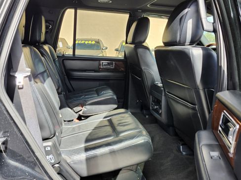 Used 2015 Lincoln Navigator 2WD image 13
