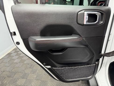 Used 2023 Jeep Wrangler Unlimited Rubicon 4xe AWD/4WD image 40