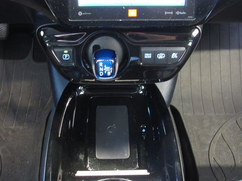Certified 2019 Toyota Prius Prime Advanced w/ Carpet Mat Package FWD image 29