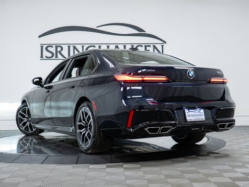 Used 2025 BMW 760i xDrive w/ Executive Package image 34