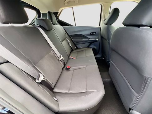 New 2025 Nissan Kicks Play S image 24