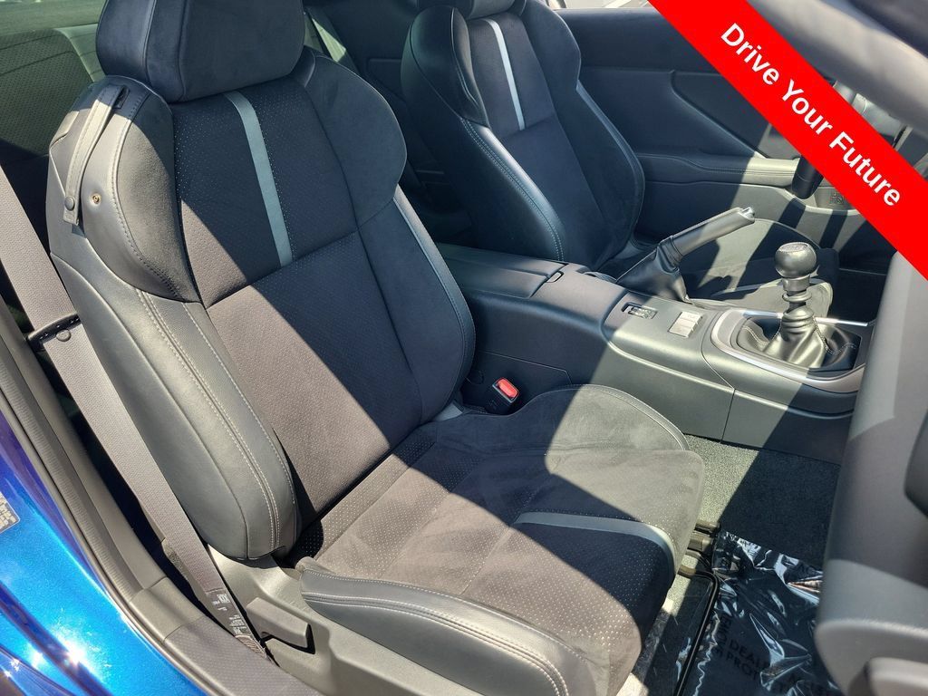 Used 2025 Toyota GR86 Premium w/ Performance Package RWD image 22