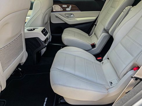 New 2026 Mercedes-Benz GLS 450 4MATIC image 33