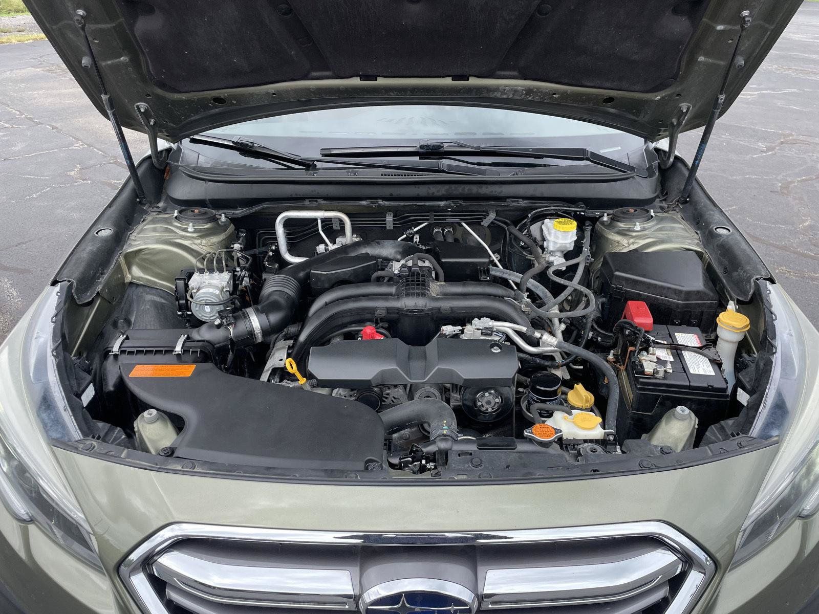 Used 2019 Subaru Outback 2.5i Touring w/ Popular Package #3A AWD/4WD image 9
