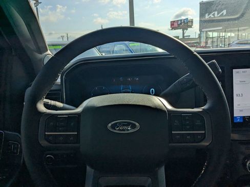 Used 2025 Ford F350 Lariat w/ Black Appearance Package AWD/4WD image 22