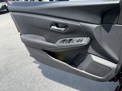 Certified 2025 Nissan Sentra SV FWD image 22