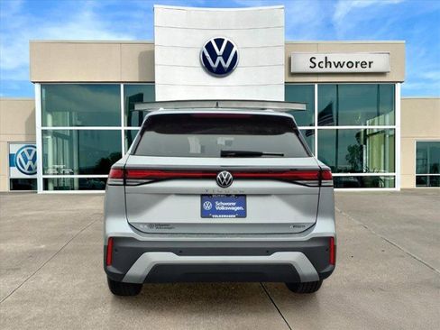 New 2026 Volkswagen Tiguan SE image 4
