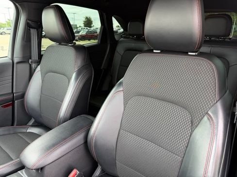 Used 2025 Ford Escape ST-Line w/ Tech Pack #1 FWD image 10