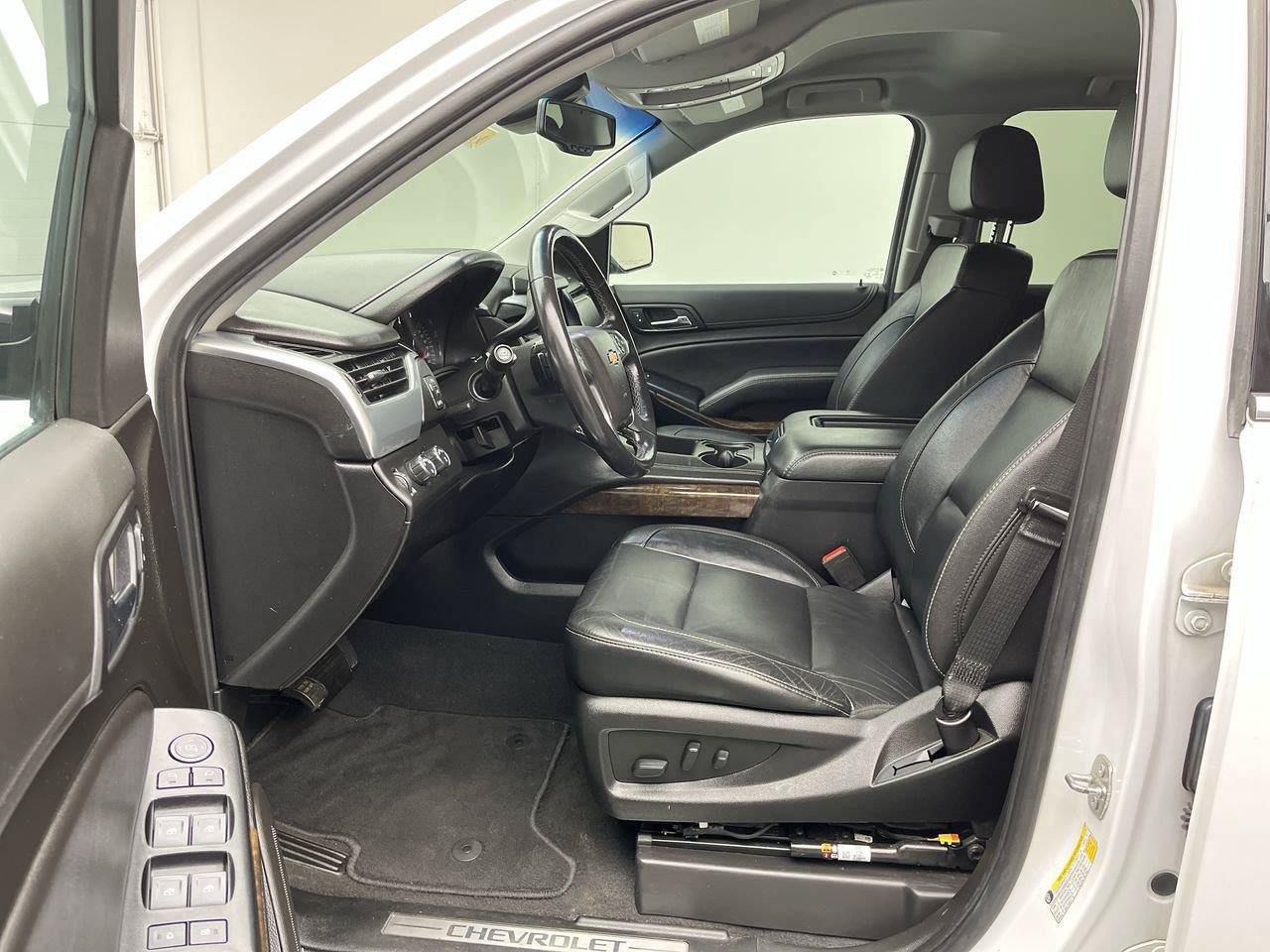 Used 2020 Chevrolet Suburban LT AWD/4WD image 3